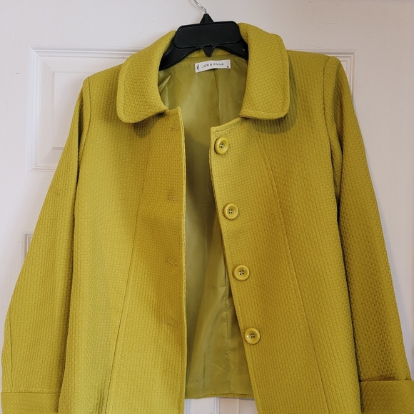 Jacket - Picture 2 of 4